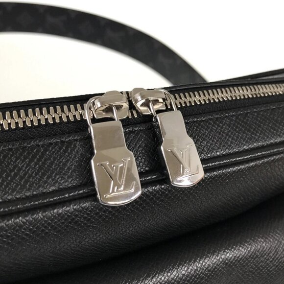 LOUIS VUITTON Taigarama Outdoor Messenger PM M30233 Shoulder bag - Picture 7 of 16